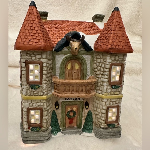 Holiday expressions in original box porcelain lighted house Hunters Tavern - Picture 3 of 11